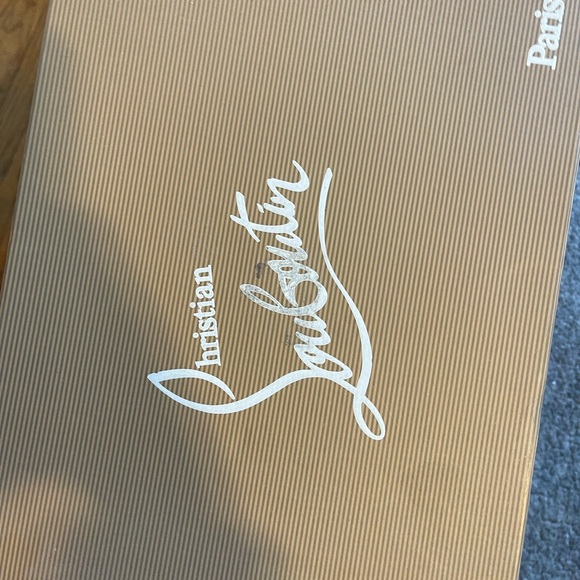 Completely new owner did not like the style - Picture 5 of 7